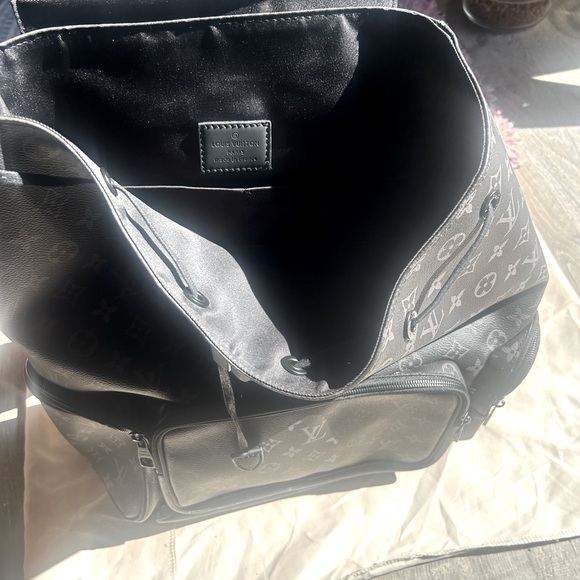 Louis Vuitton Montsouris Backpack - Picture 9 of 9